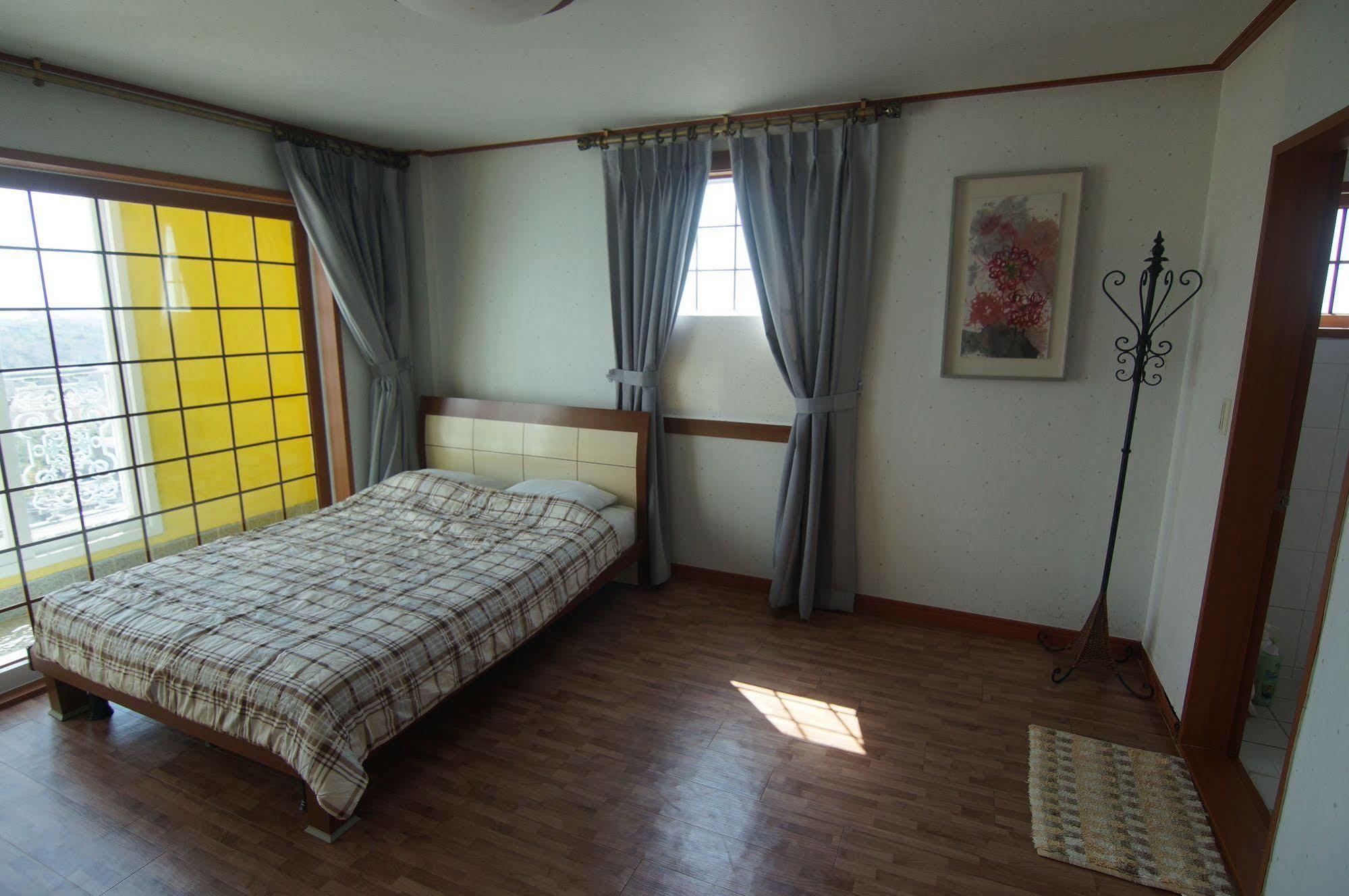Yerae Pension Seogwipo Exterior photo