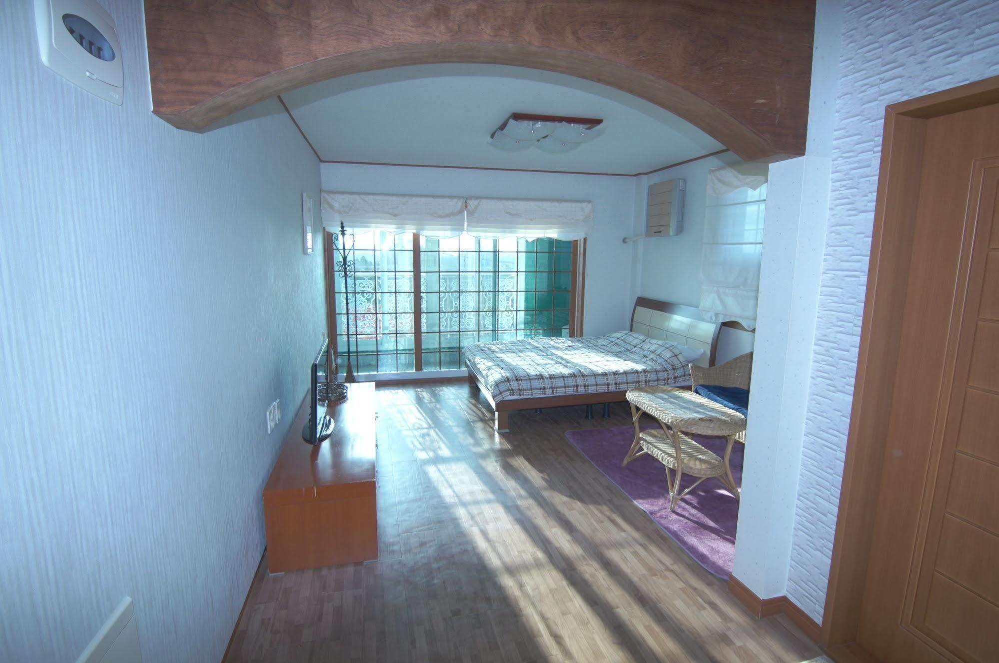 Yerae Pension Seogwipo Exterior photo