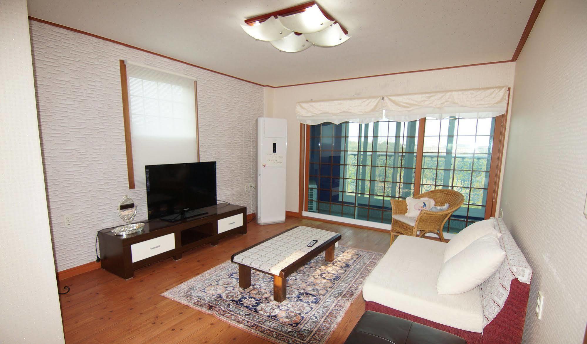 Yerae Pension Seogwipo Exterior photo